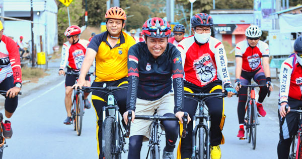 Meriahkan-HUT-Bhayangkara-ke-75,-Pemkab-dan-Polres-Bolsel-Gowes-Bersama