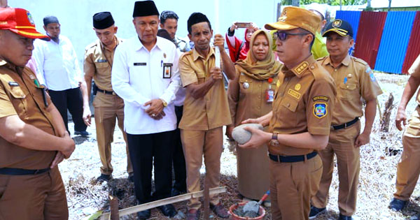 Bupati-Lakukan-Peletakan-Batu-Pertama-Pembangunan-Musholla-Alfalah,-Desa-Nunuka-Raya